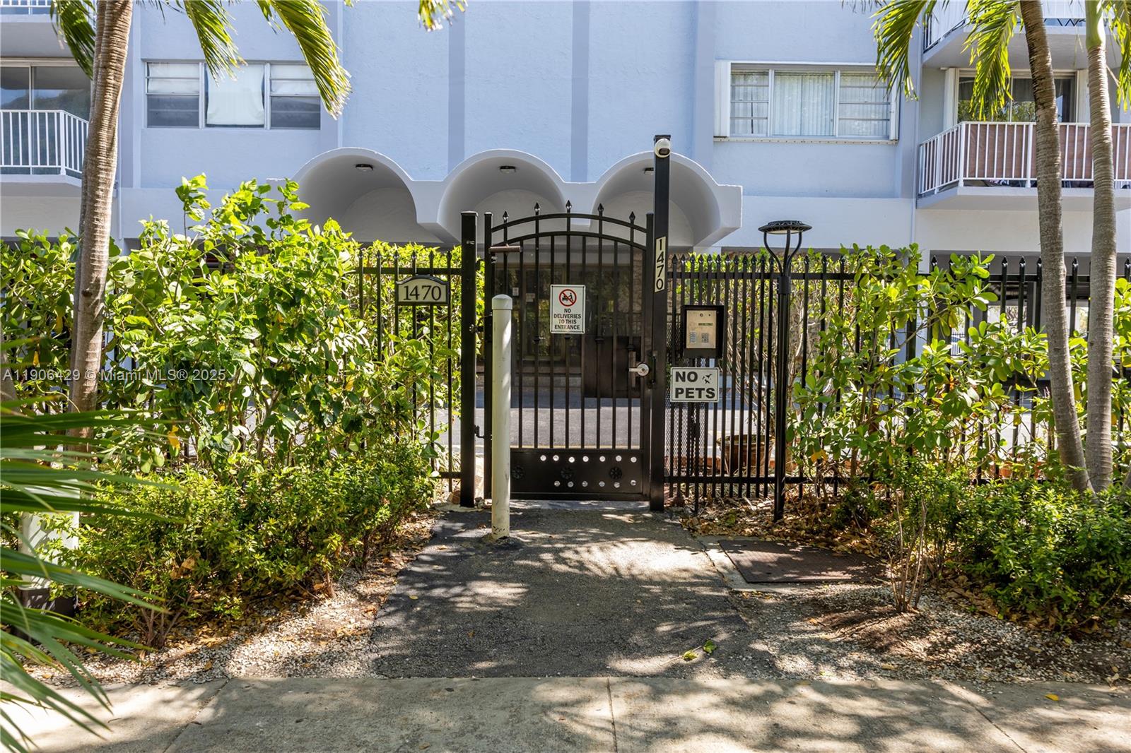 THREE HORIZONS NORTH COND - Residential