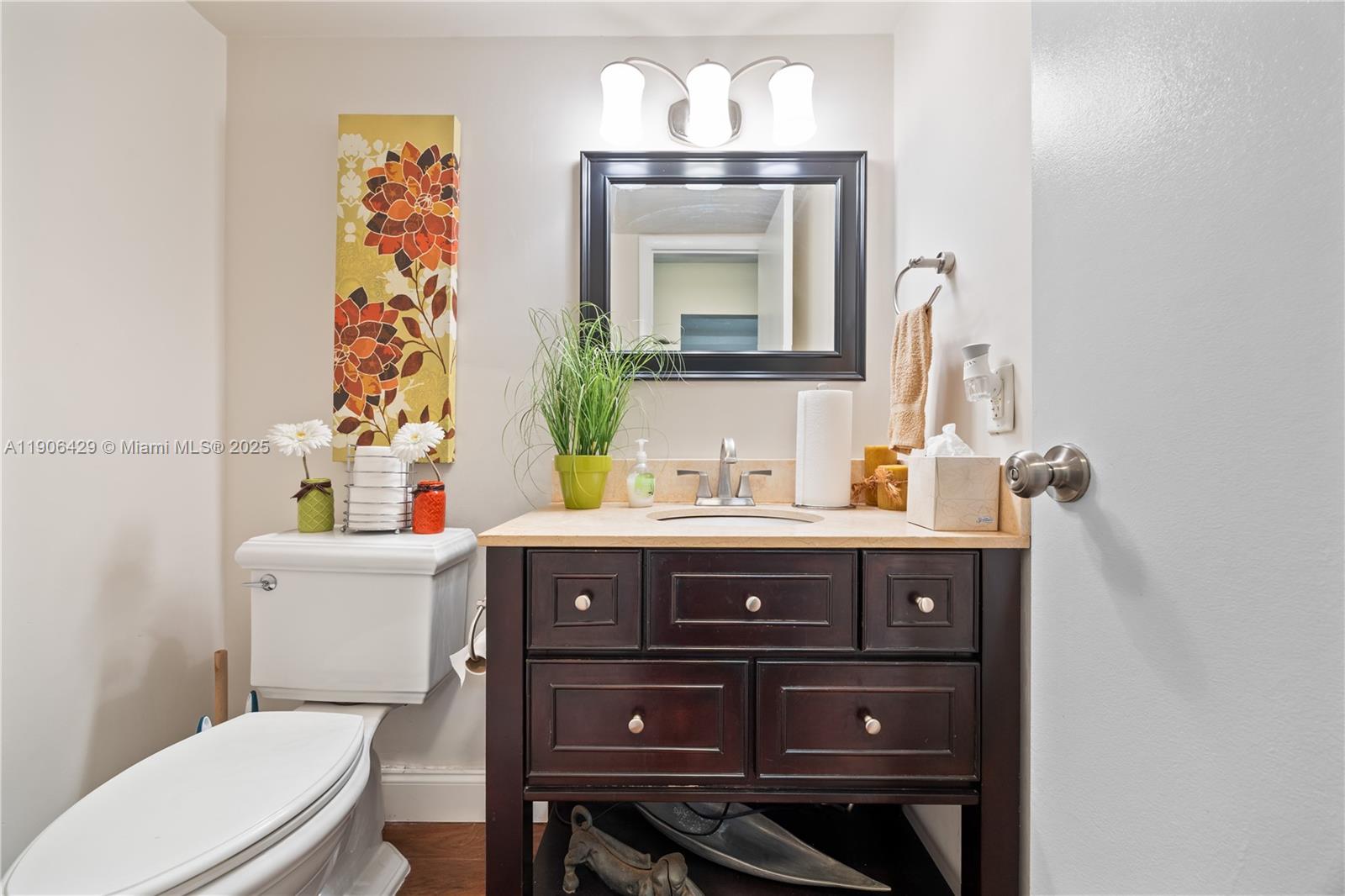 THREE HORIZONS NORTH COND - Residential