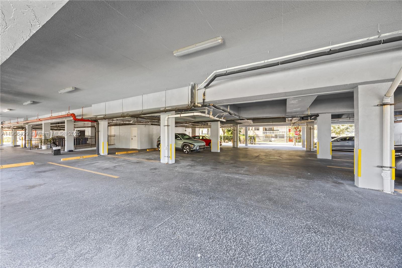 THREE HORIZONS NORTH COND - Residential