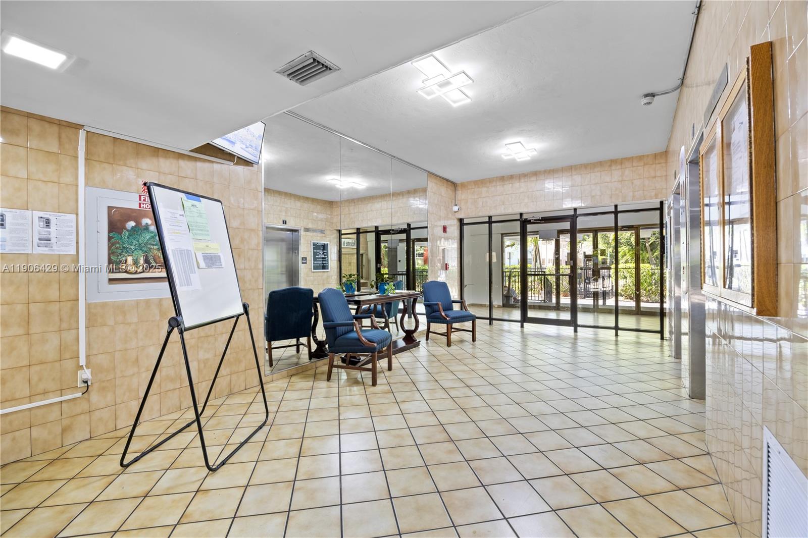 THREE HORIZONS NORTH COND - Residential