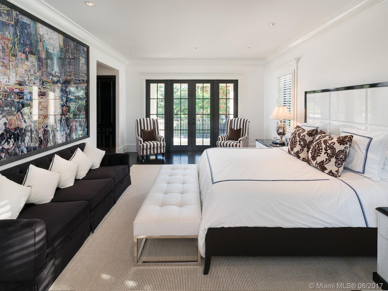 TOWN & RANCH ESTS - Residential