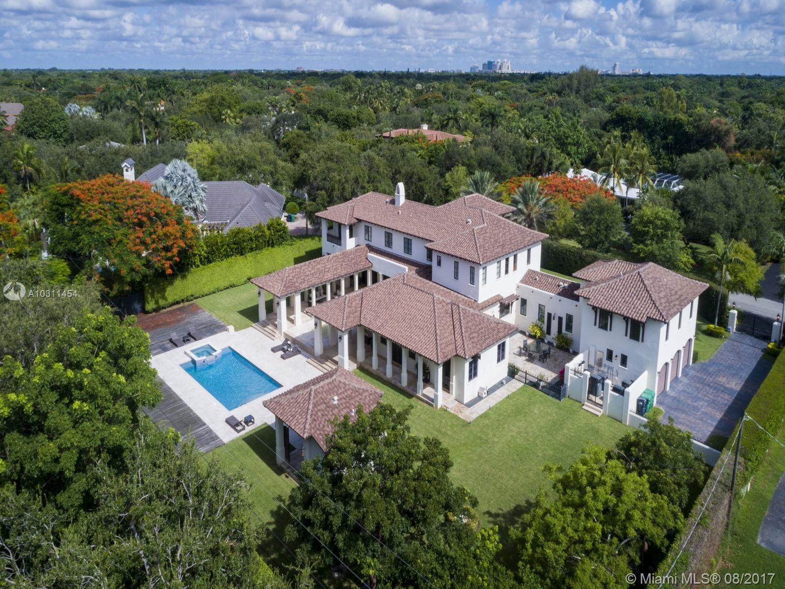 TOWN & RANCH ESTS - Residential