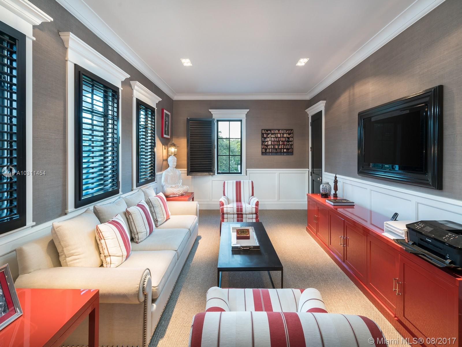 TOWN & RANCH ESTS - Residential