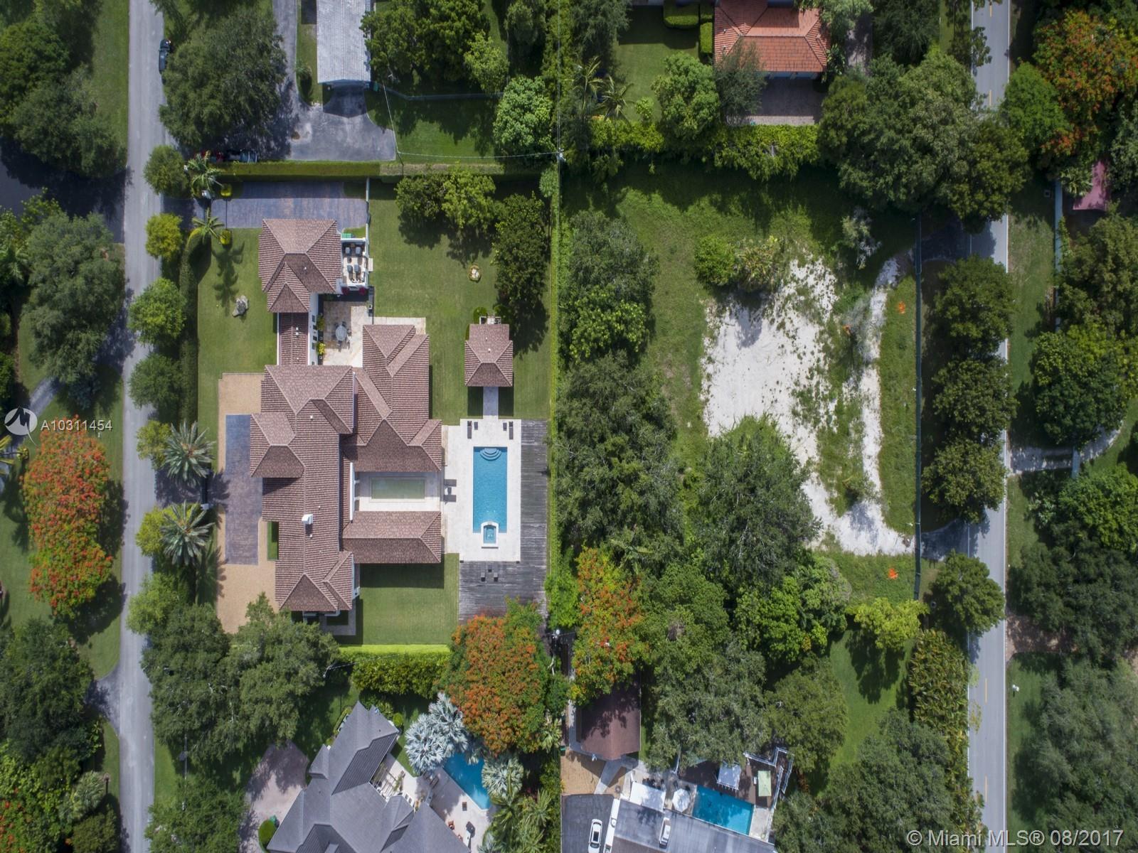 TOWN & RANCH ESTS - Residential