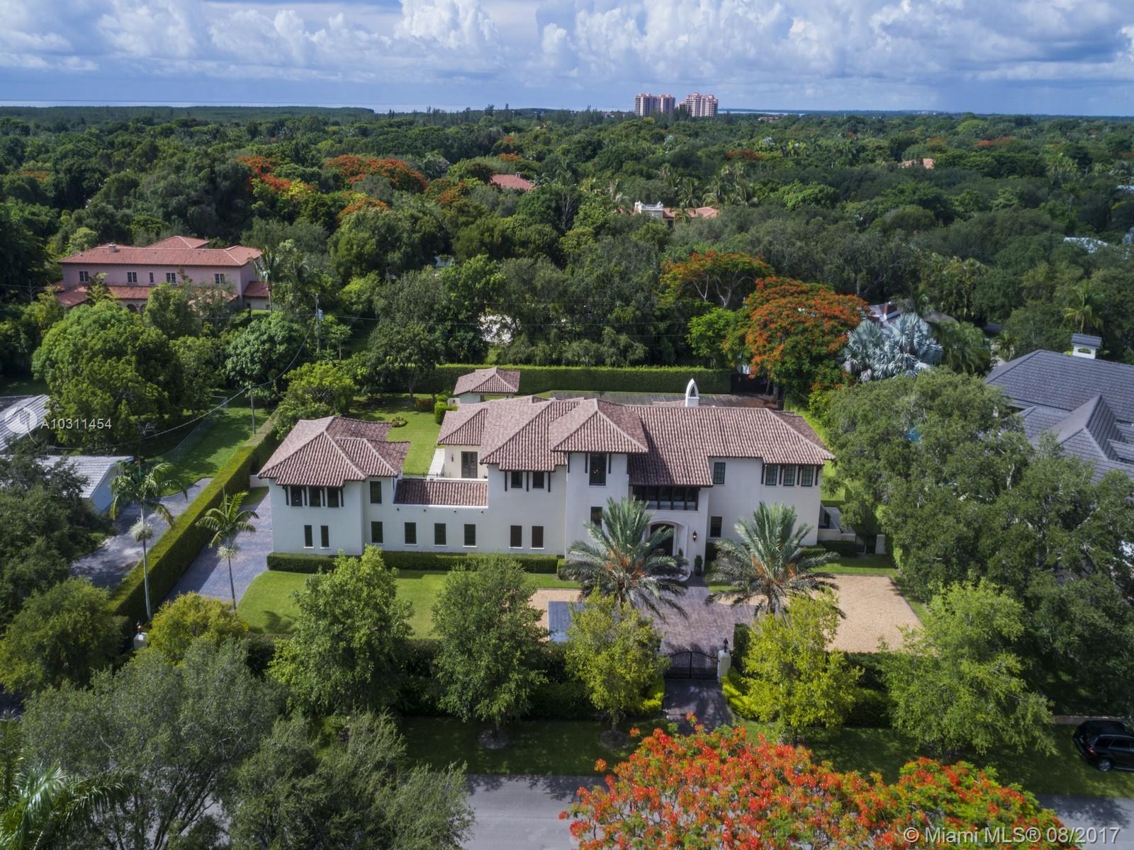 TOWN & RANCH ESTS - Residential