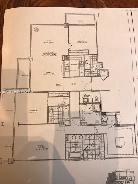 THE EXECUTIVE RESIDENCES - Residential Lease
