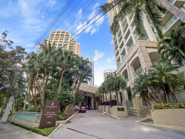 THE EXECUTIVE RESIDENCES - Residential Lease