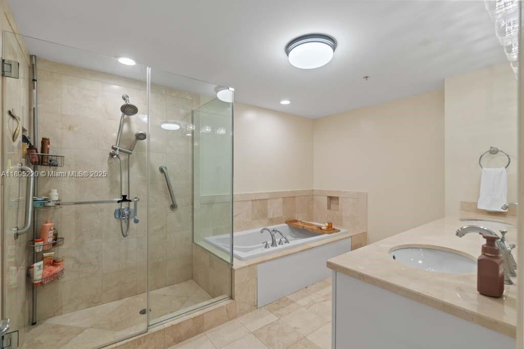 THE EXECUTIVE RESIDENCES - Residential Lease