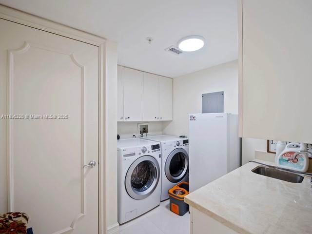 THE EXECUTIVE RESIDENCES - Residential Lease