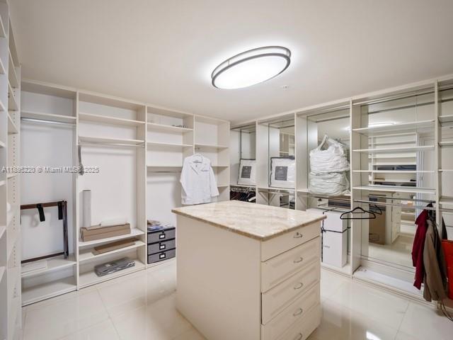 THE EXECUTIVE RESIDENCES - Residential Lease