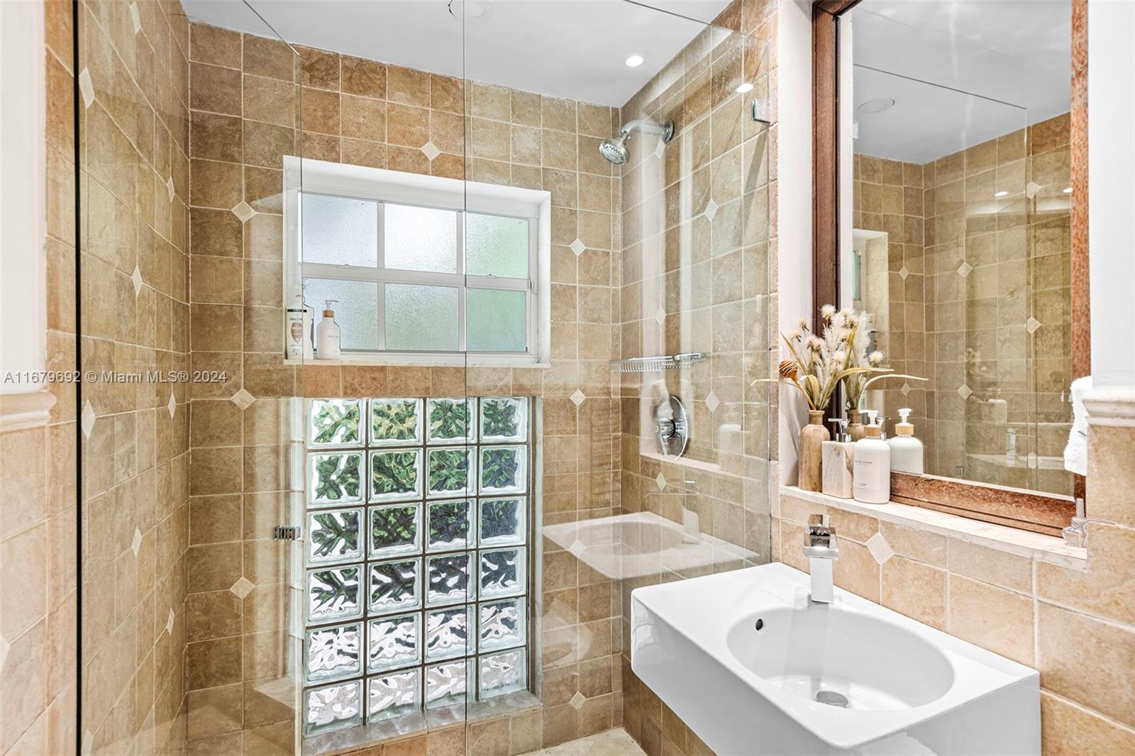 OCEAN VIEW HEIGHTS - Residential