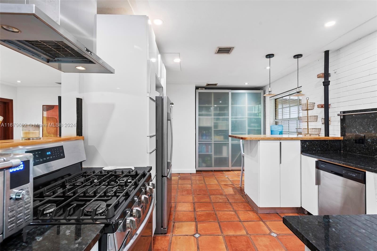 OCEAN VIEW HEIGHTS - Residential