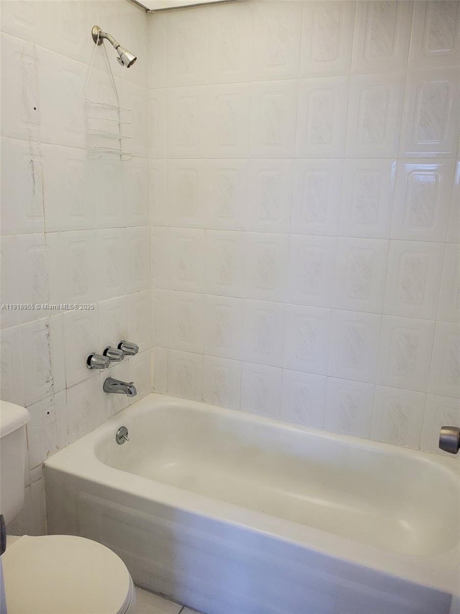 CYPRESS CLUB OF KENDALE C - Residential Lease