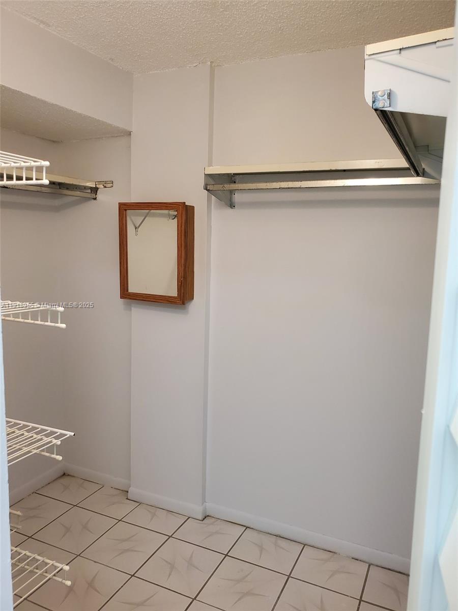 CYPRESS CLUB OF KENDALE C - Residential Lease