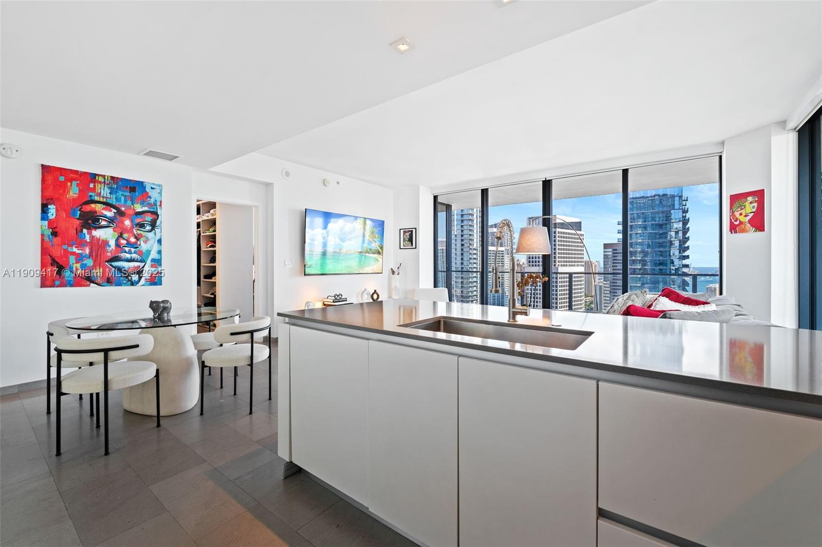 RISE CONDO - Residential