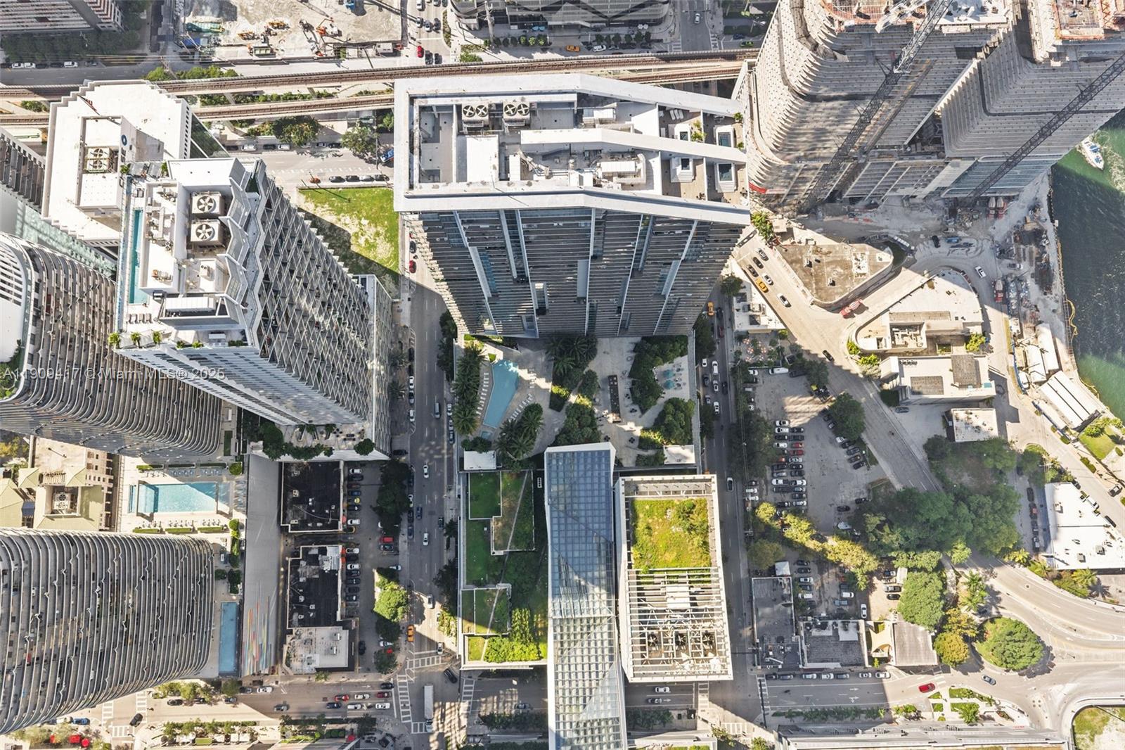 RISE CONDO - Residential