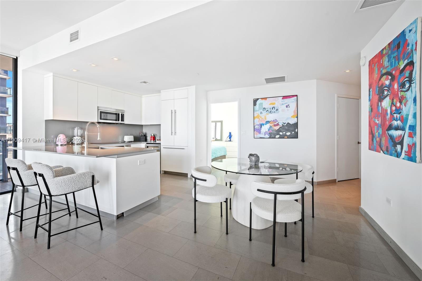 RISE CONDO - Residential