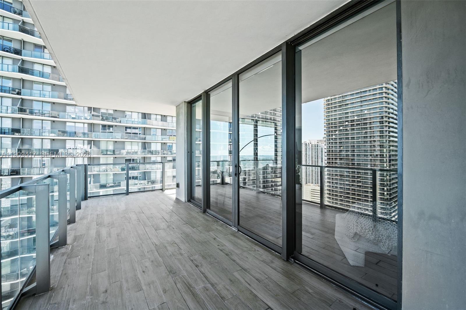 RISE CONDO - Residential