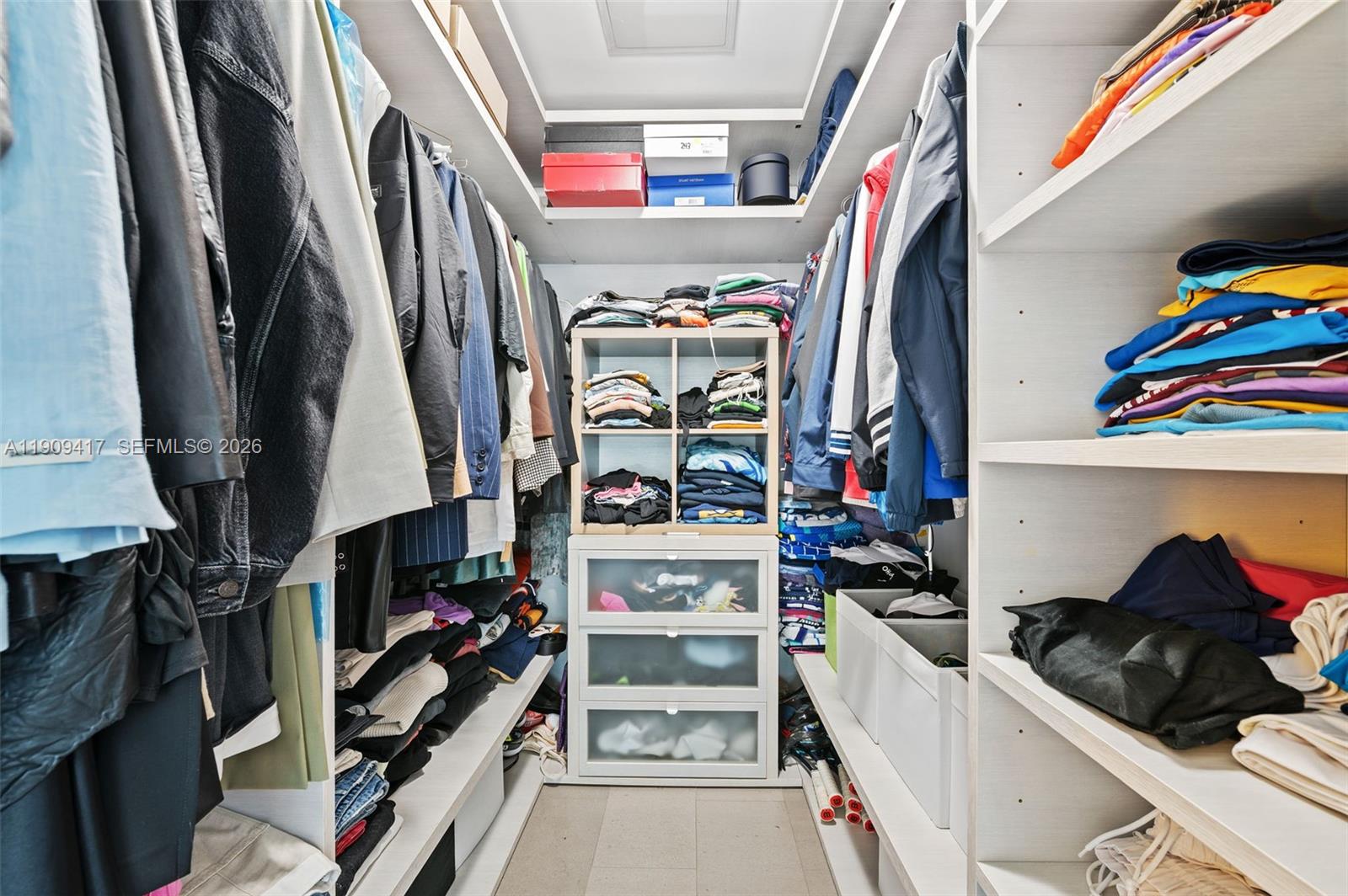 RISE CONDO - Residential