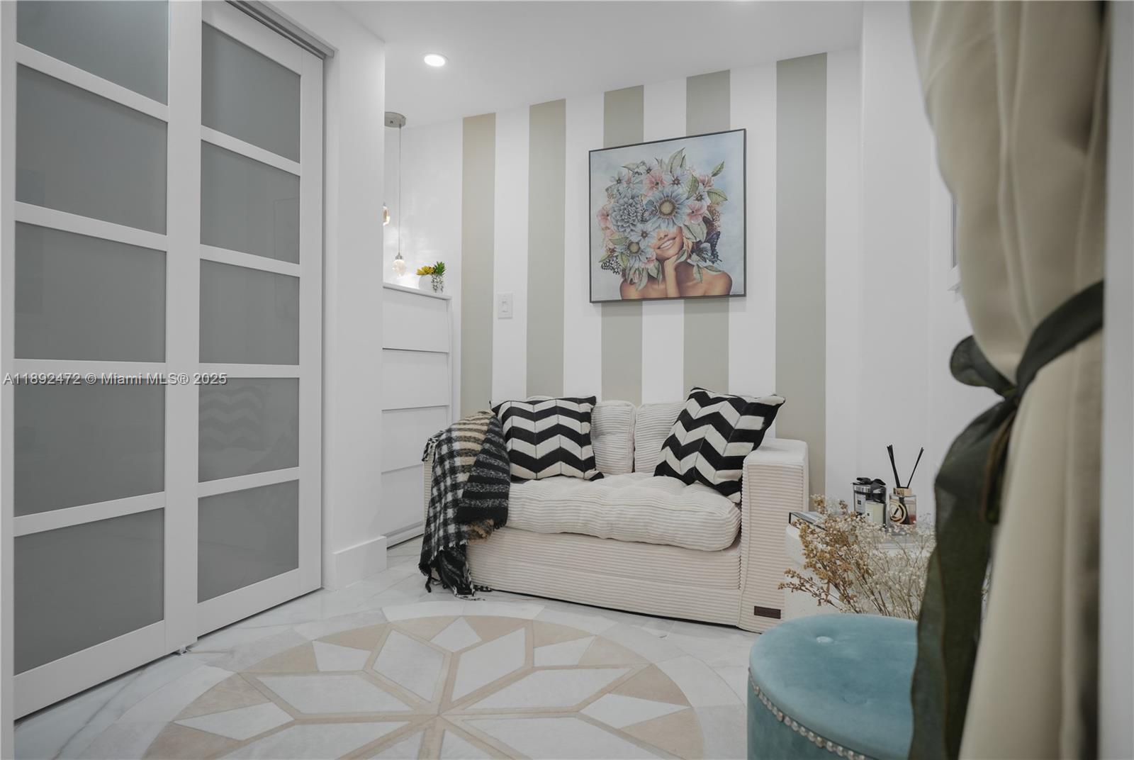PALM BAY CONDOMINIUM - Residential