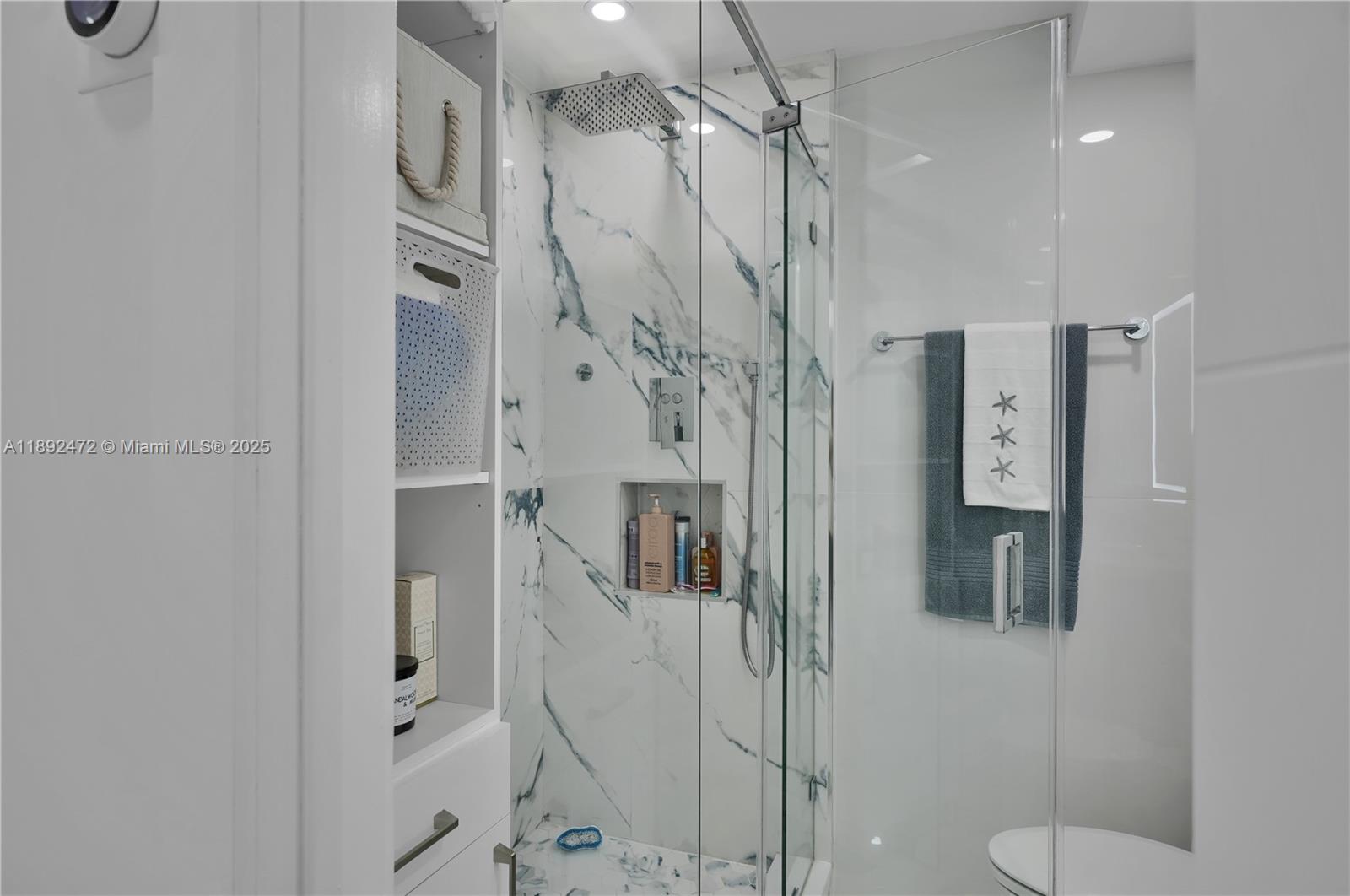 PALM BAY CONDOMINIUM - Residential