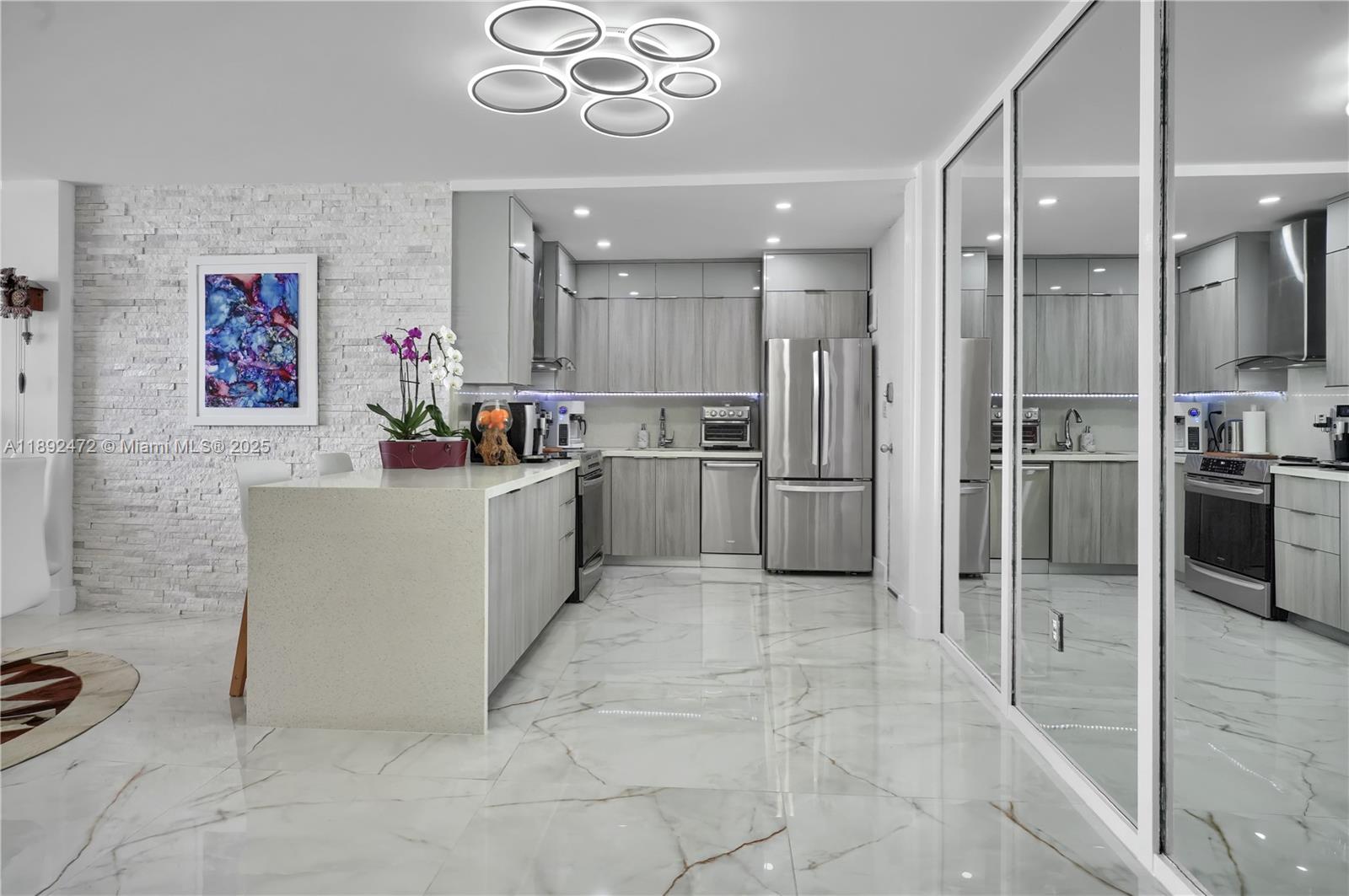 PALM BAY CONDOMINIUM - Residential