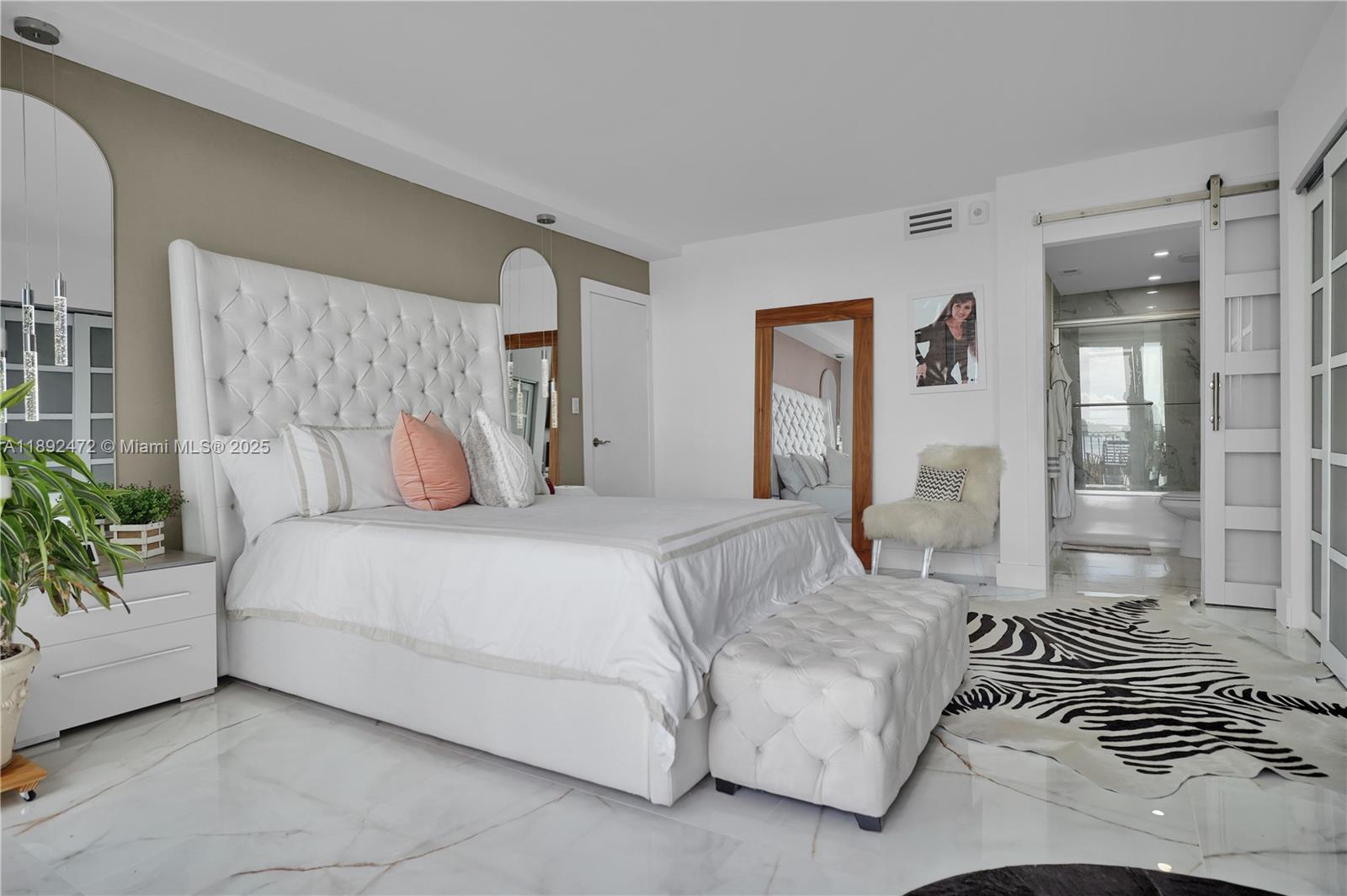 PALM BAY CONDOMINIUM - Residential