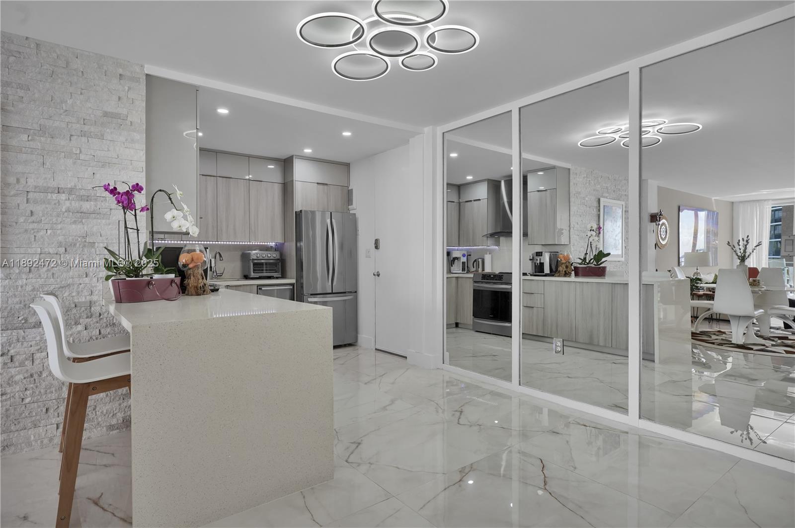 PALM BAY CONDOMINIUM - Residential