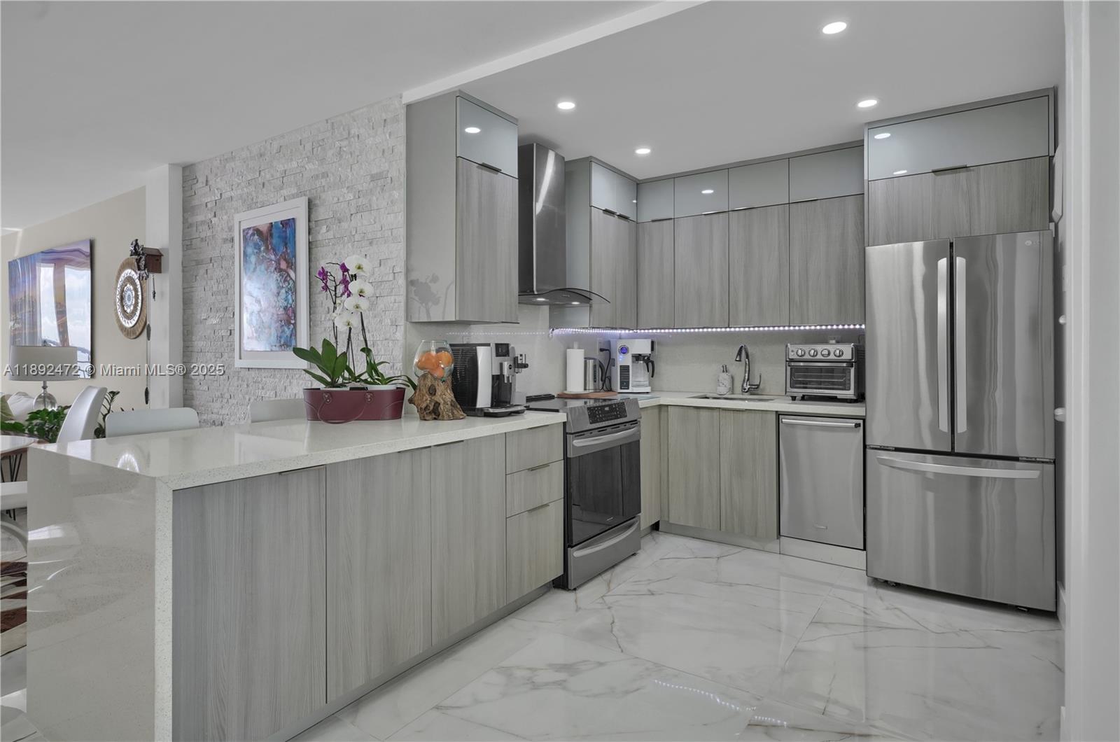 PALM BAY CONDOMINIUM - Residential