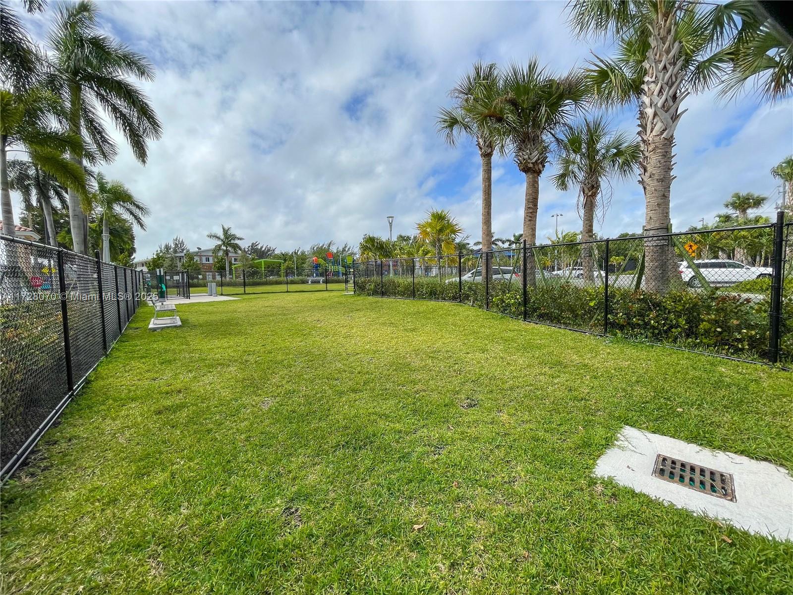 CASA PARADISO NORTH CO-OP - Residential