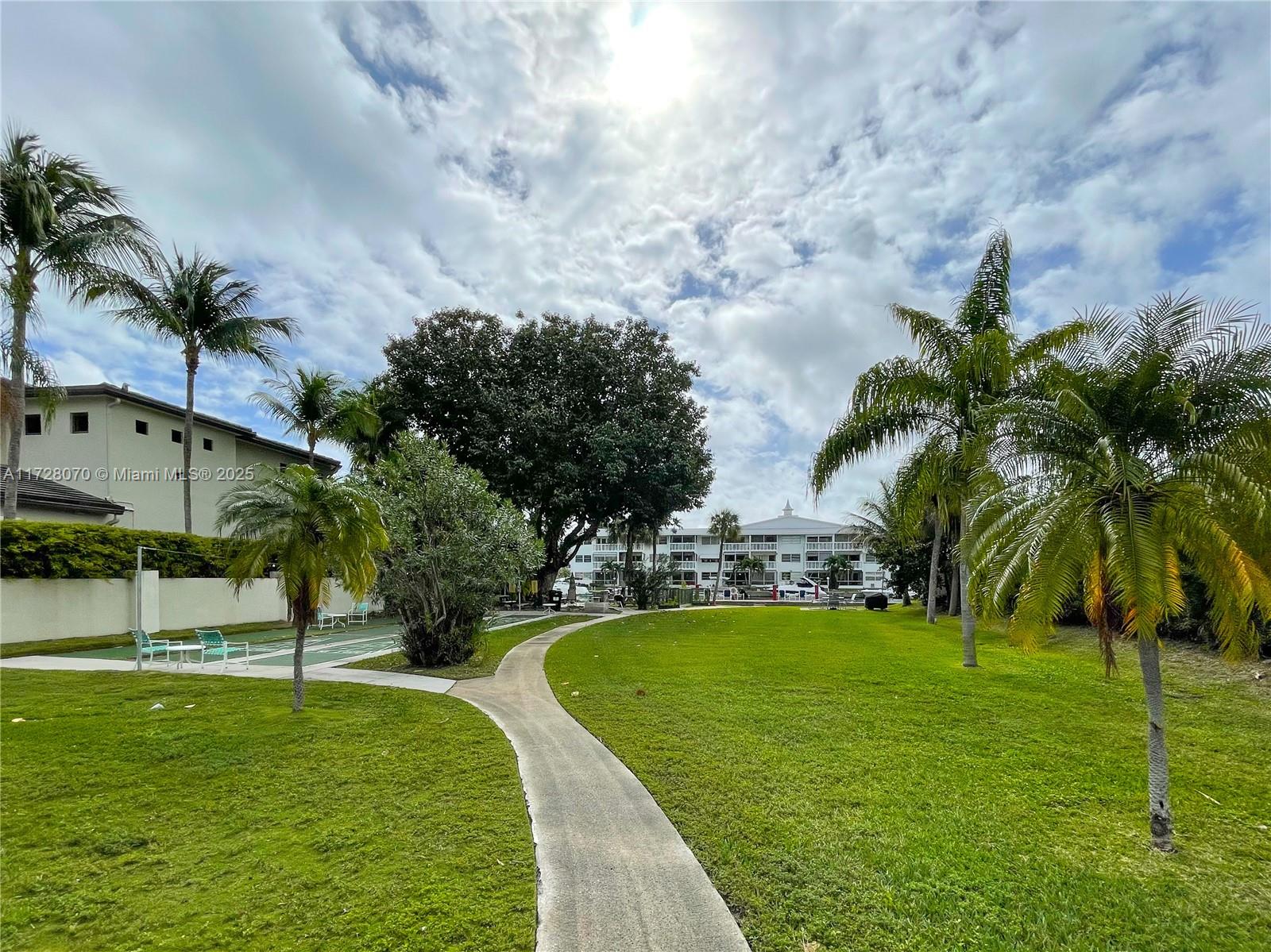 CASA PARADISO NORTH CO-OP - Residential