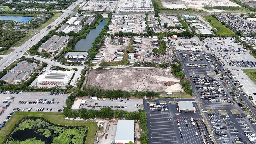 Ideal IOS site
•Property is in the process of being cleared
•Less than 1 mile from the entrance to the FL
Turnpike and 6 miles to I-95
•Ideal location between West Palm Beach, Royal
Palm Beach and Wellington
•Site is surrounded by IOS sites and industrial parks
•Cell tower to remain in place