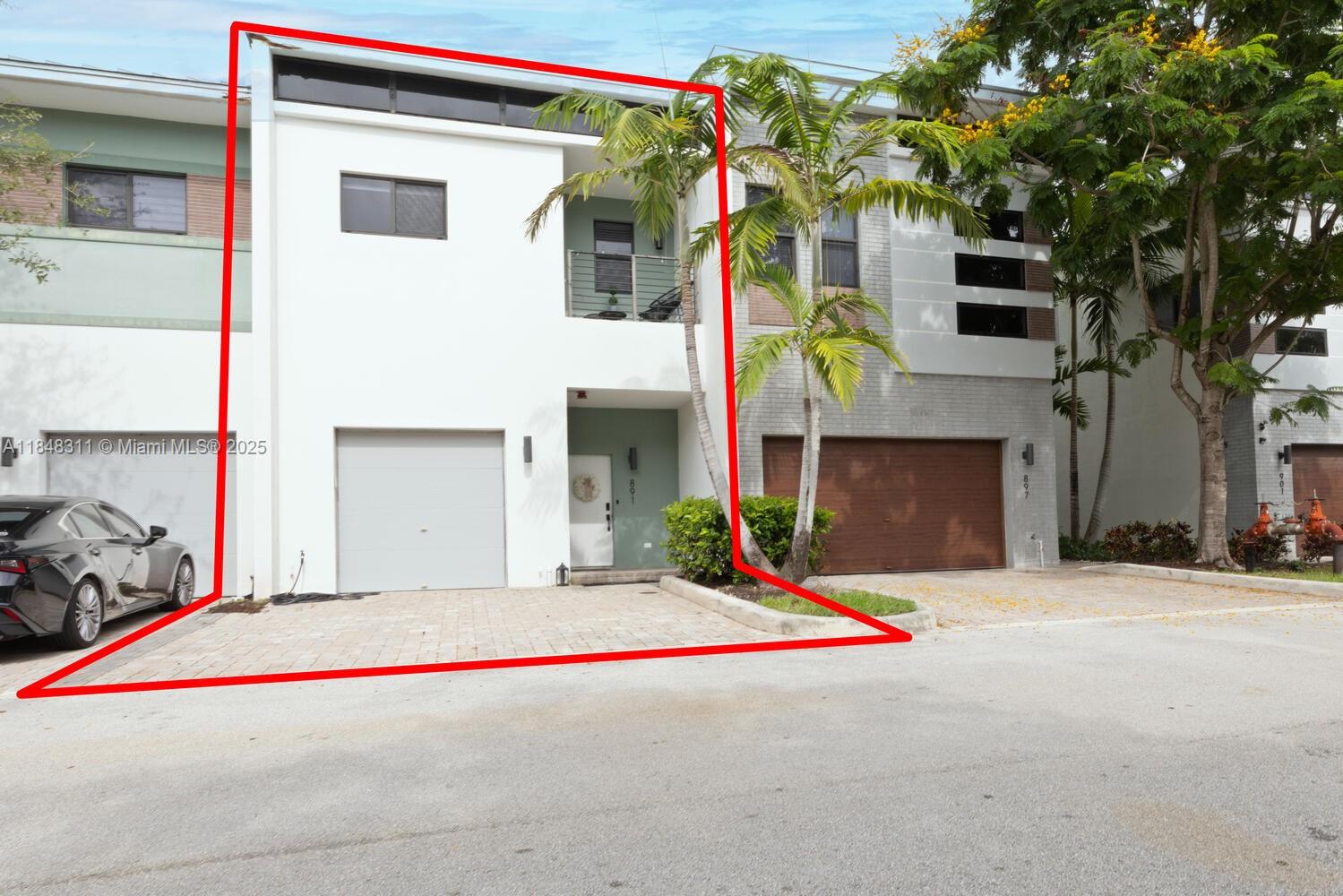 891 NW 45th Ter