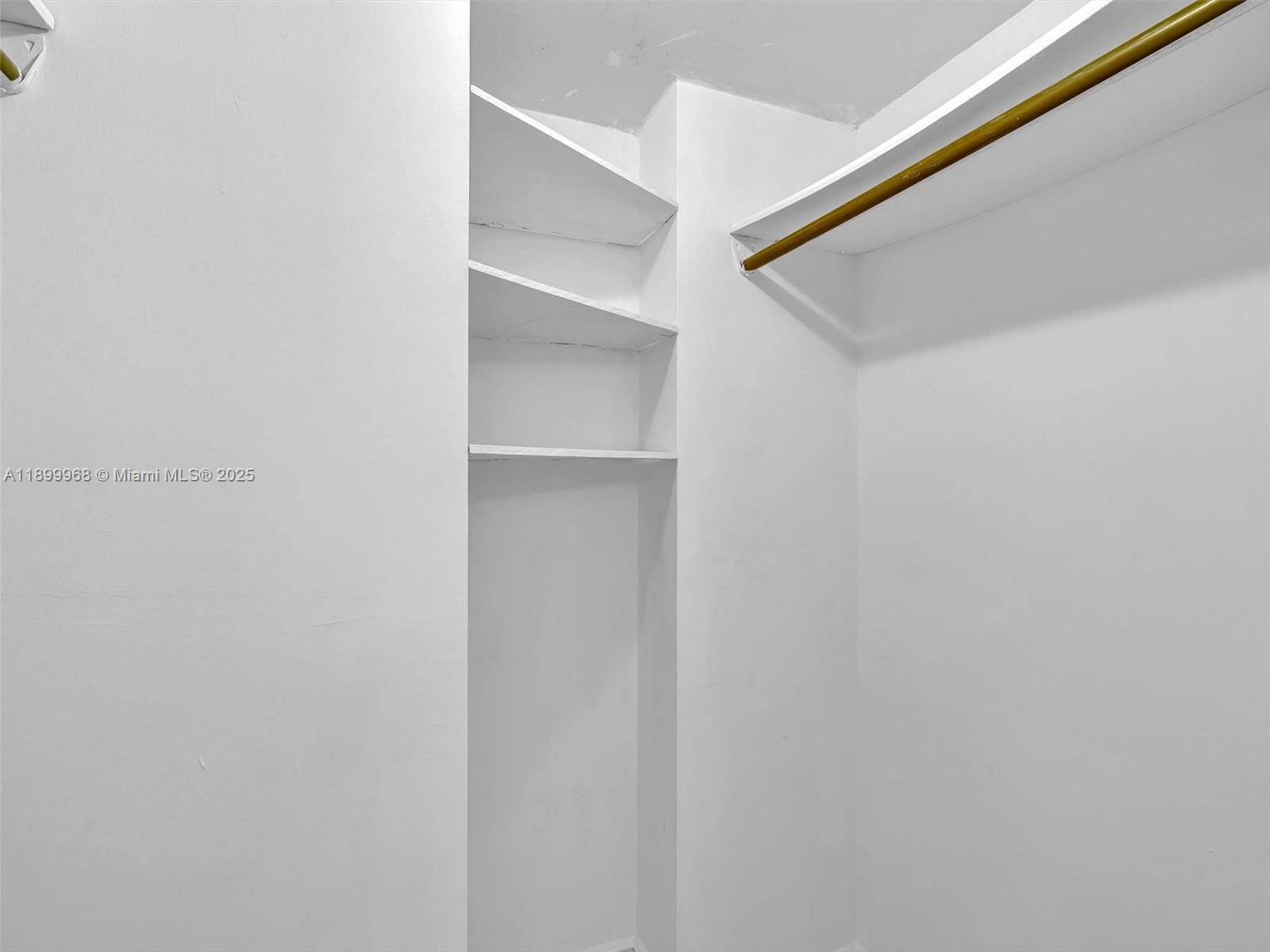 BISCAYA III CONDO - Residential