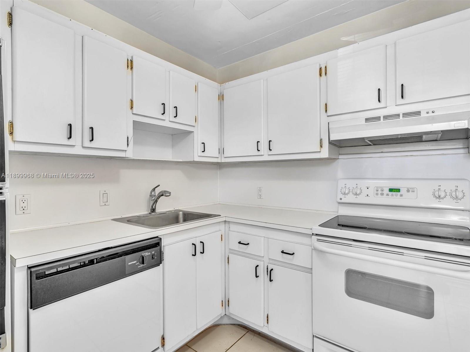 BISCAYA III CONDO - Residential