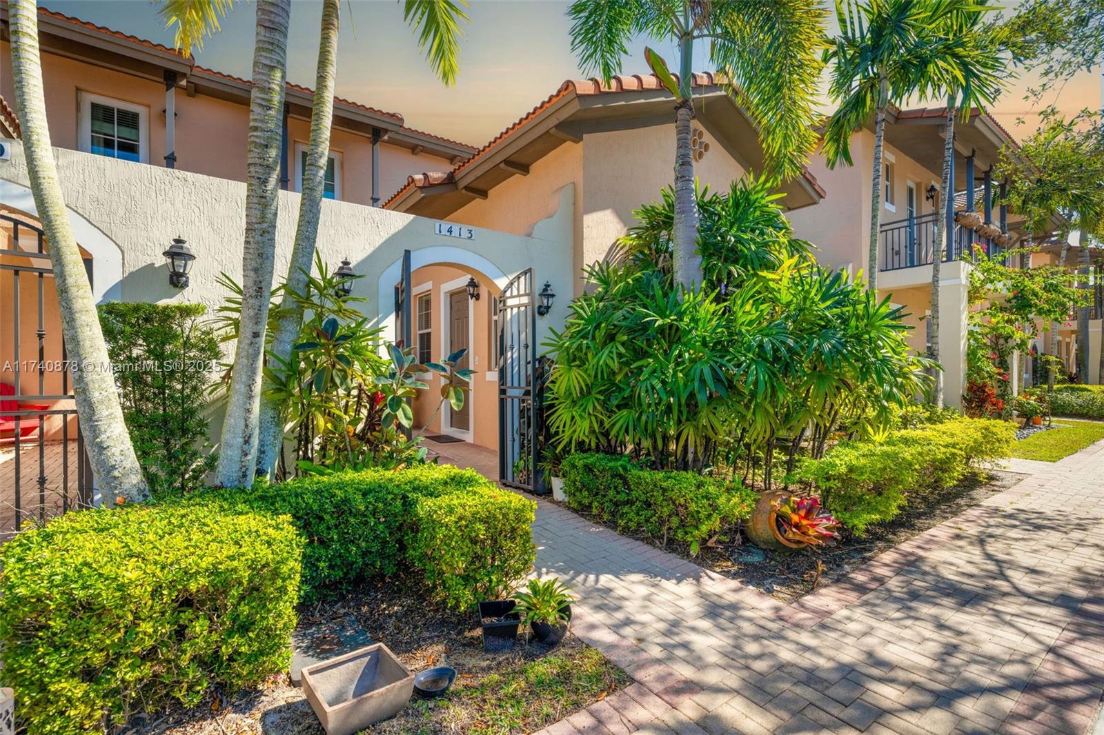 1413 Sw 147th Ter, Pembroke Pines, Miami-Dade County, Florida - 3 Bedrooms  
3 Bathrooms - 