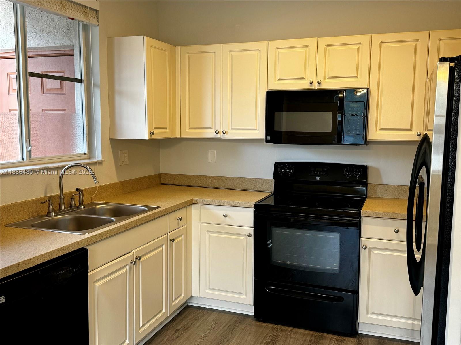 SOLABELLA CONDO - Residential Lease