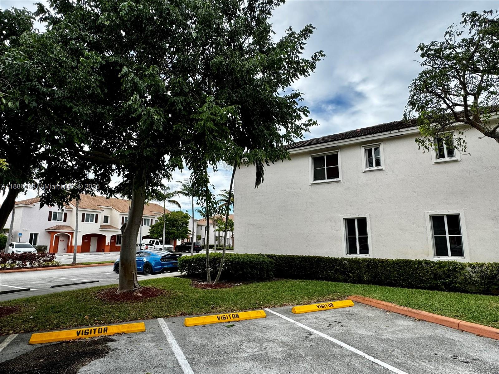 SOLABELLA CONDO - Residential Lease