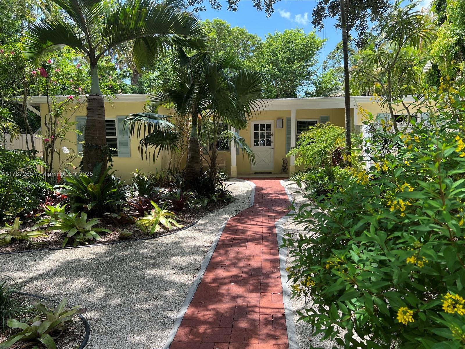 Rental Property at 6840 Sw 78th Ter, South Miami, Miami-Dade County, Florida - Bedrooms: 2 
Bathrooms: 1  - $3,200 MO.