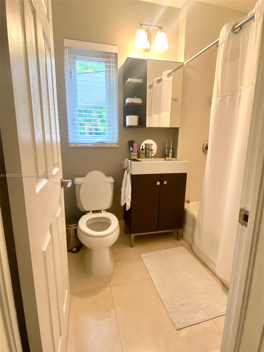 CAMNER GABLES 2ND ADDN - Residential Lease