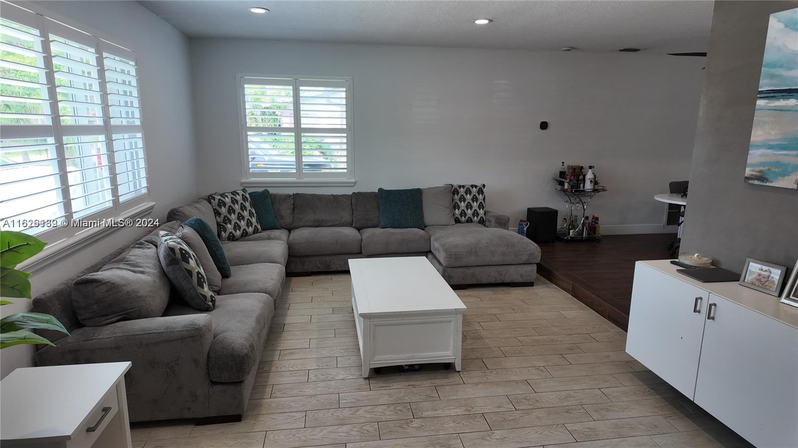 COCONUT CREEK 10TH SEC - Residential Lease