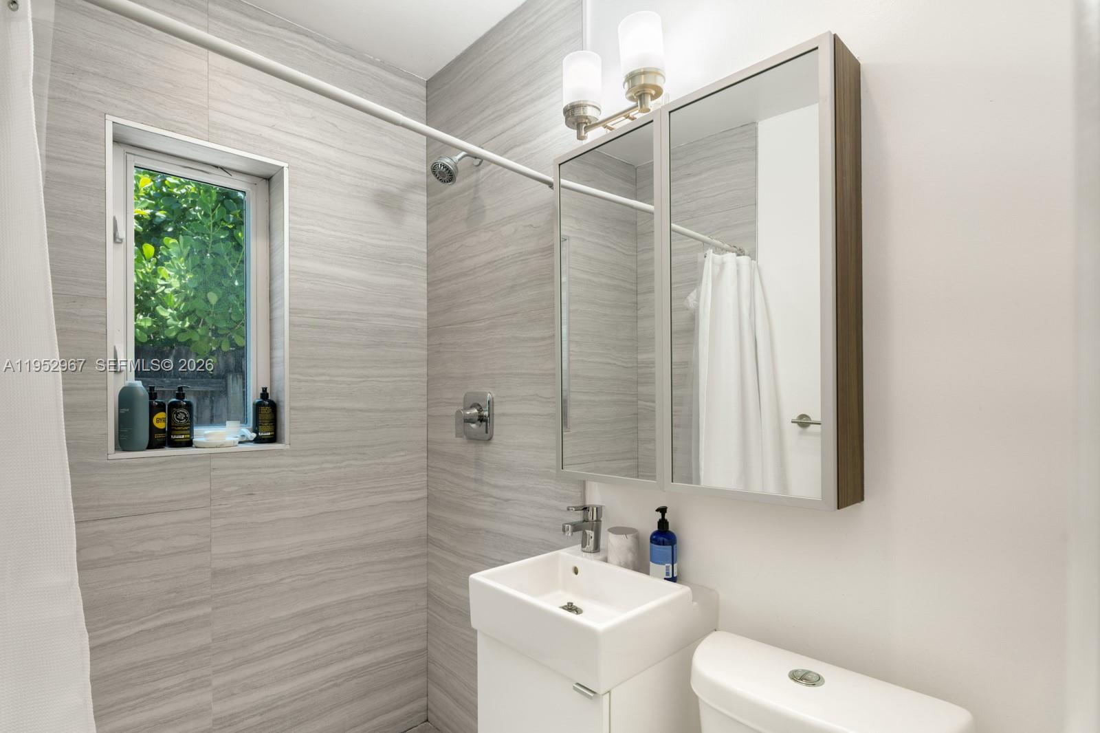 SURPRISE LAKE - Residential