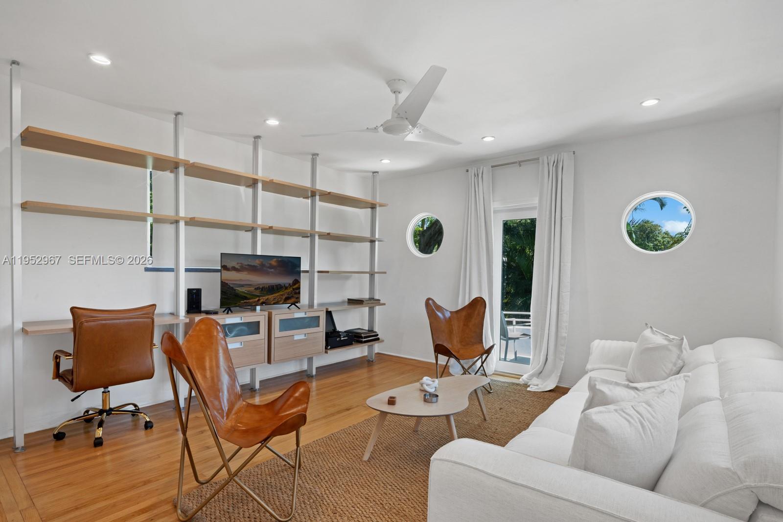 SURPRISE LAKE - Residential