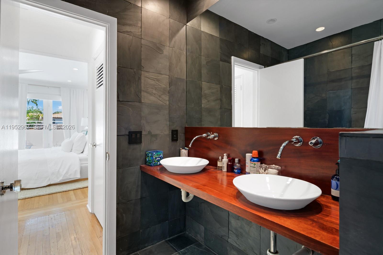 SURPRISE LAKE - Residential