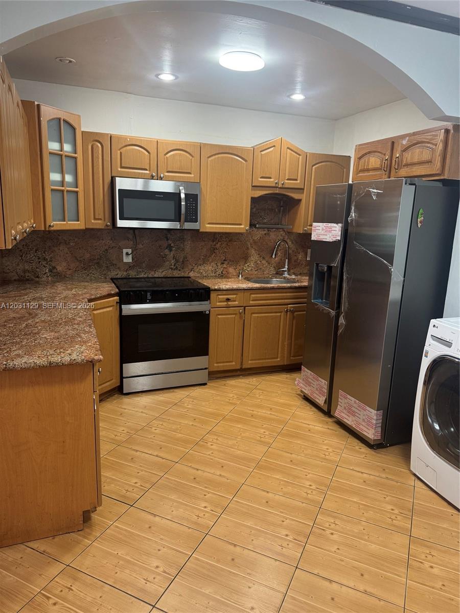 1120 SW 73rd Ave