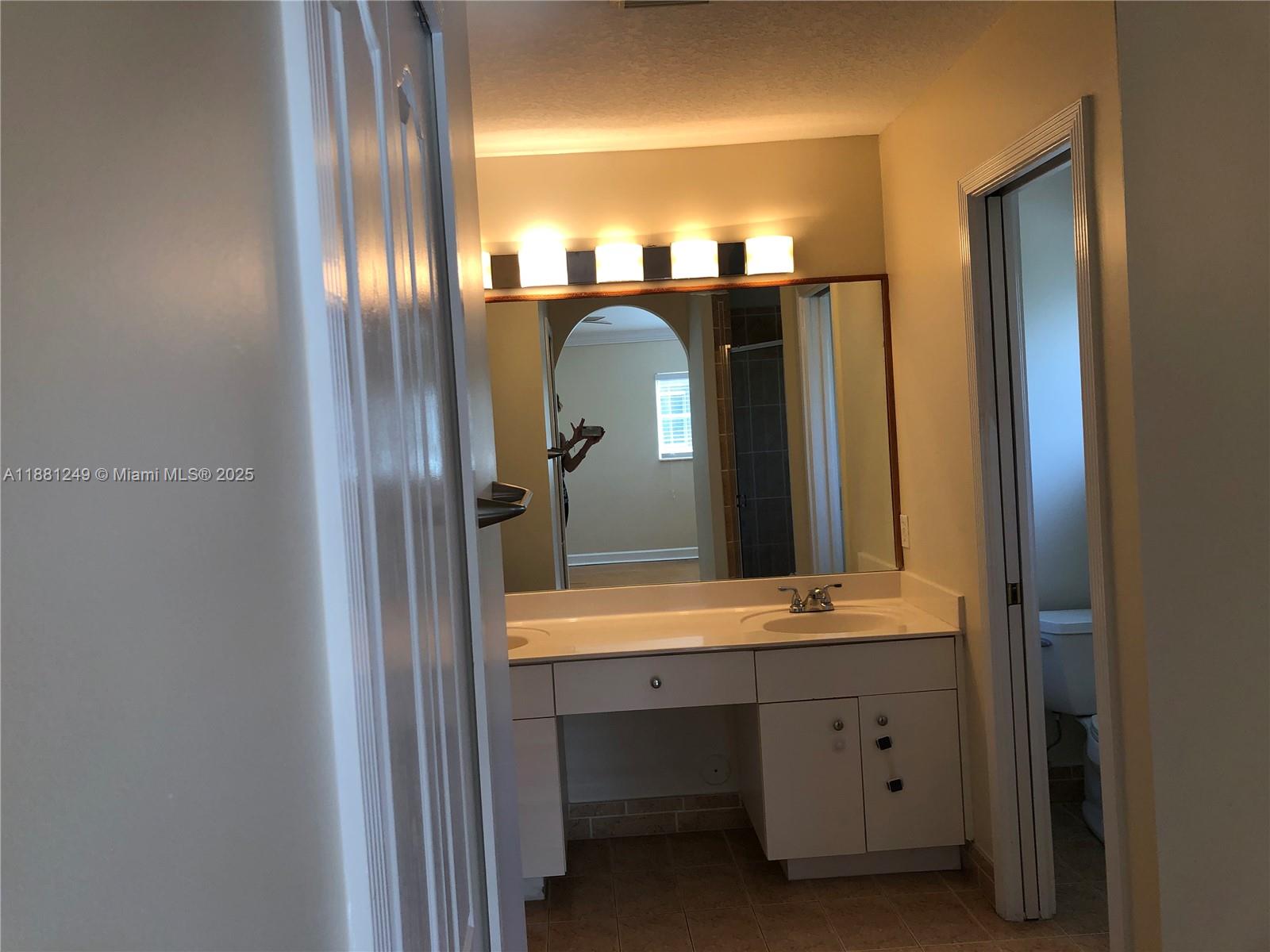 Viscaya Somerset Cove - Residential Lease