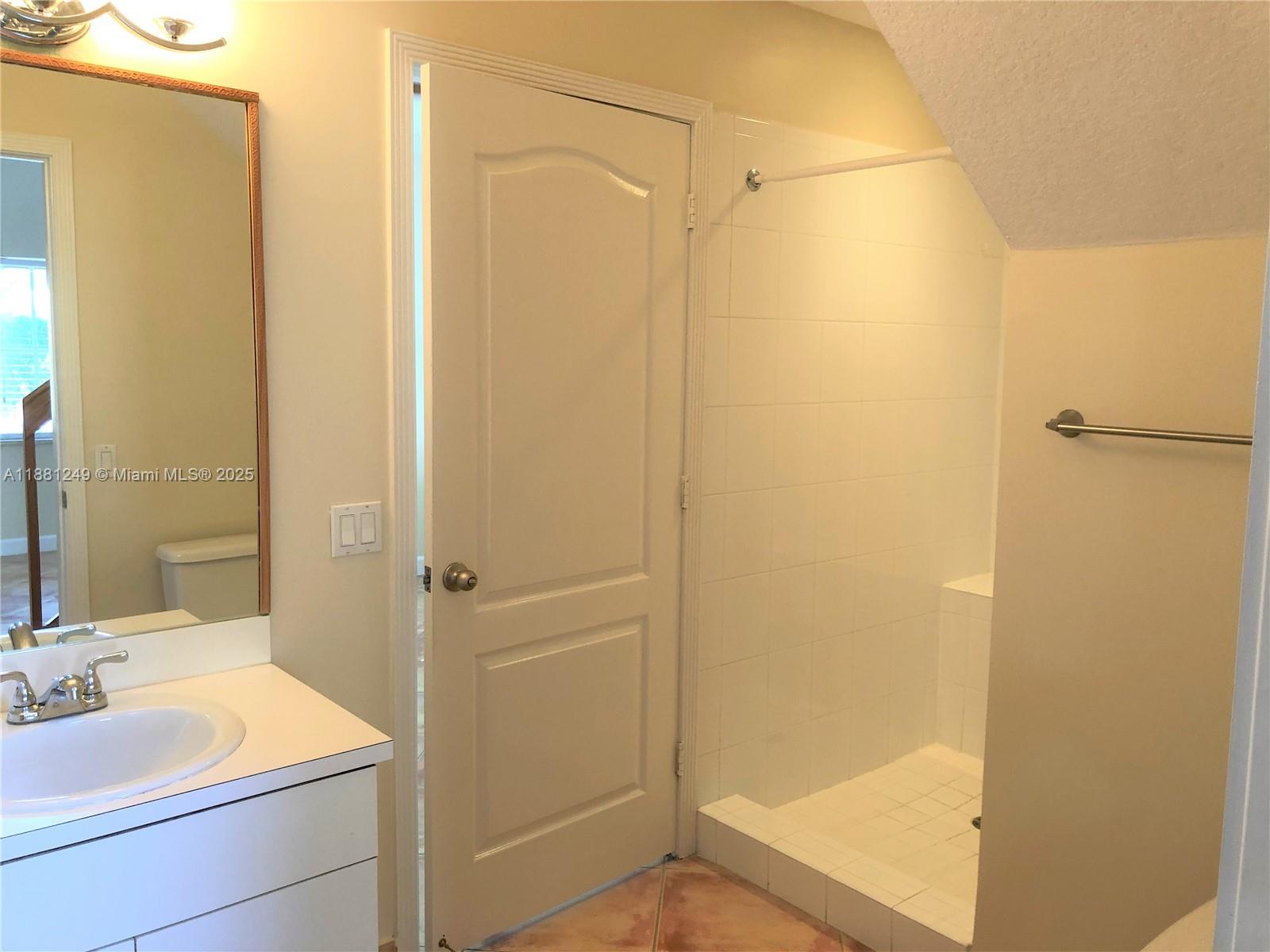 Viscaya Somerset Cove - Residential Lease