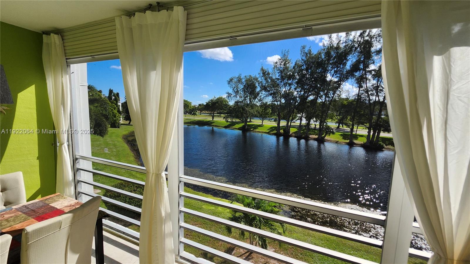 CAMBRIDGE G CONDO - Residential