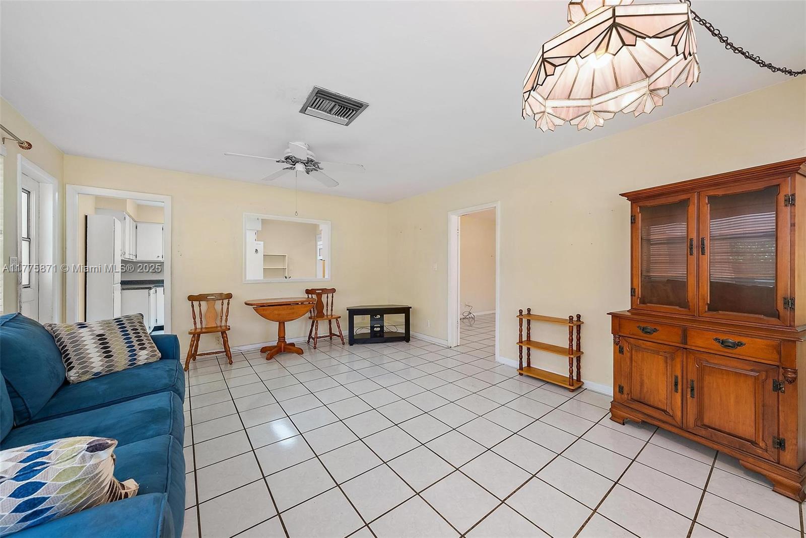 S/D OF 5-42-43, SE 1/4 OF - Residential