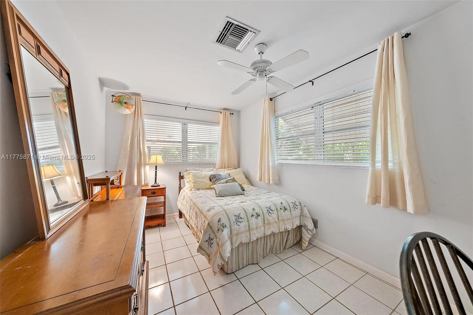 S/D OF 5-42-43, SE 1/4 OF - Residential